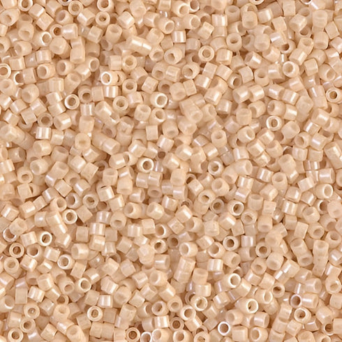 DB0204 - Medium Flesh Opaque/Luster 10 grams