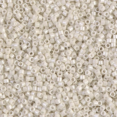 DB0211 - Alabaster Opaque/Luster 10 grams