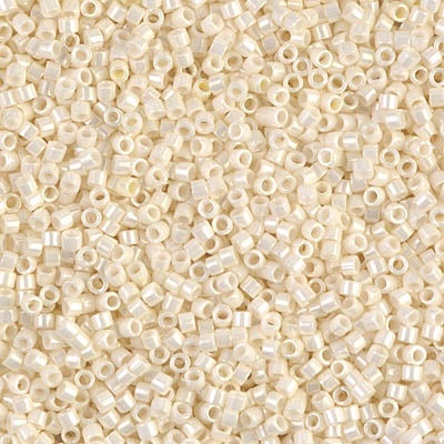 DB0203 - Eggshell Opaque/Luster 10 grams